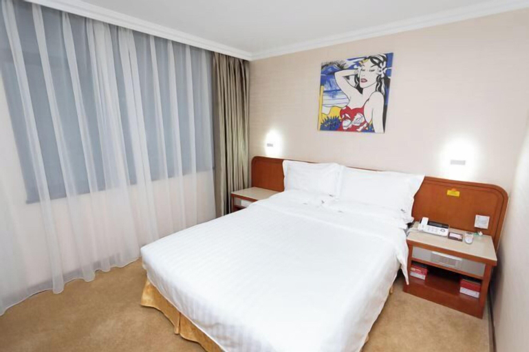 Bedroom 2, L Hotel Zhuhai Gongbei Port Qinglv Road, Zhuhai