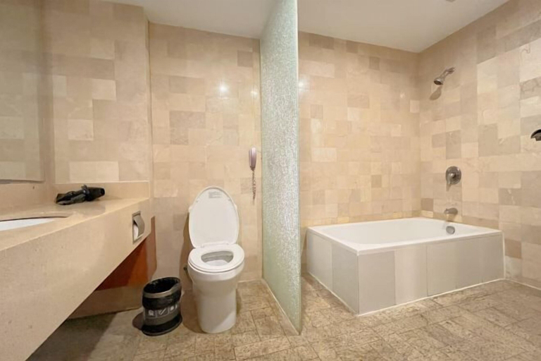 Bathroom 2, Huashu Yi Hotel (Pinghu Branch), Jiaxing