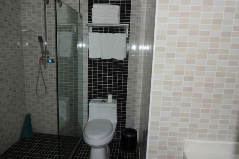 Bathroom 3, Erenhot Hualian International Hotel, Xilin Gol