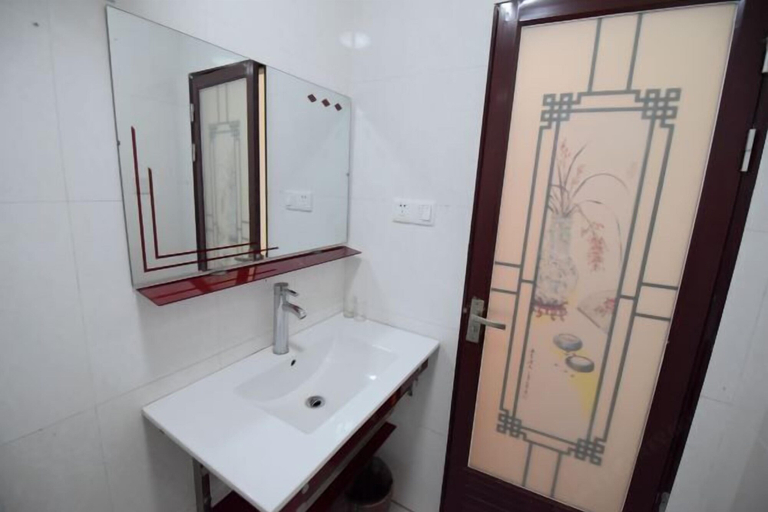 Bathroom 4, Jiakelong Hotel, Shangrao