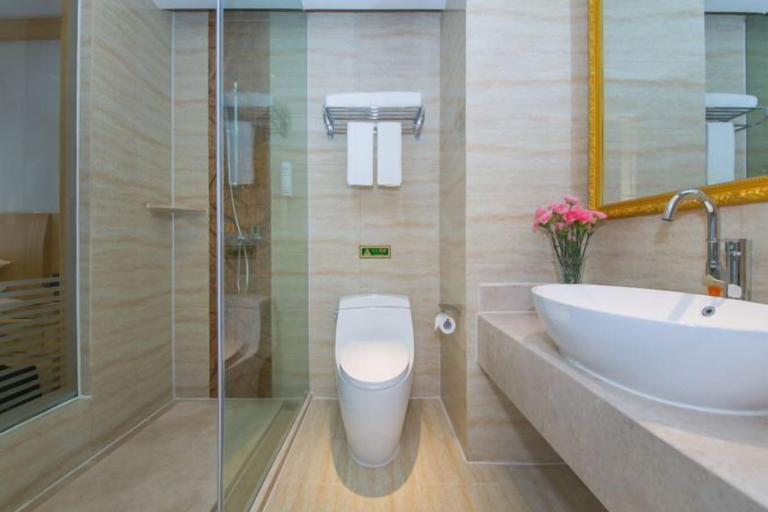 Bathroom 3, Vienna Hotel (Wuhan Sports Center), Wuhan