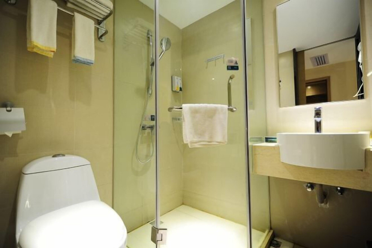 Bathroom 3, City Comfort Inn (Ziyun Getu Avenue), Anshun