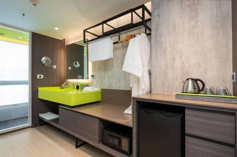 Bathroom 11