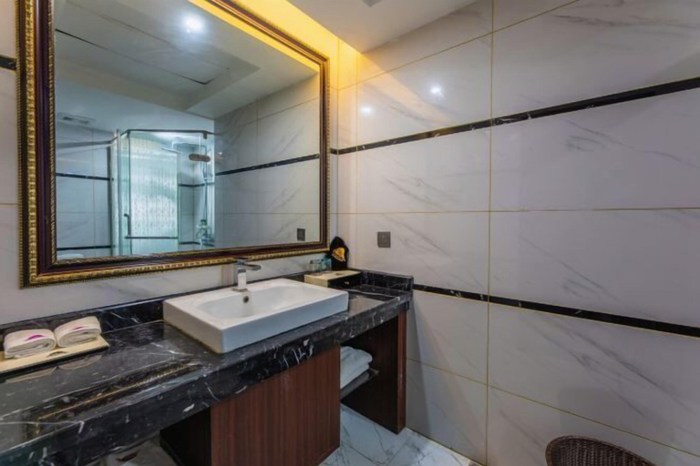 Bathroom 4, Tianzi International Hotel, Xiaogan