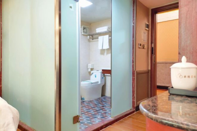 Bathroom 3, Huayang Hotel, Jieyang