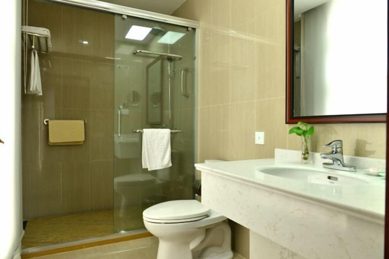 Bathroom 3, Shanghai Jiu Yu Hotel, Shanghai