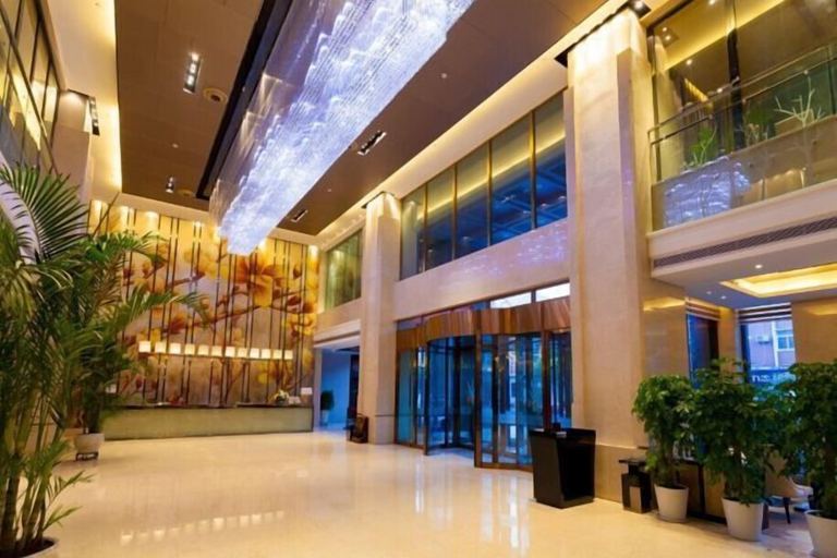 Others 4, Celebrity Hotel, Xiangfan