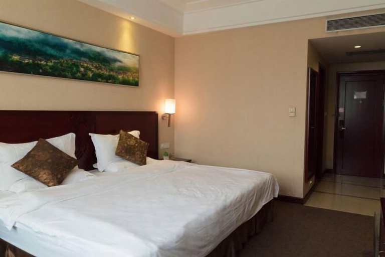 Bedroom 3, Golden Lusheng International Hotel, Liuzhou