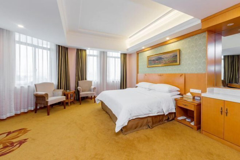 Bedroom 3, Vienna Hotel (Pingle Bus Station), Guilin