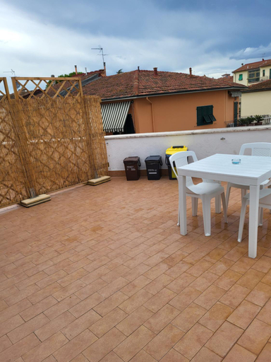 Others 3, appartamento incantevole con parcheggio, Florence