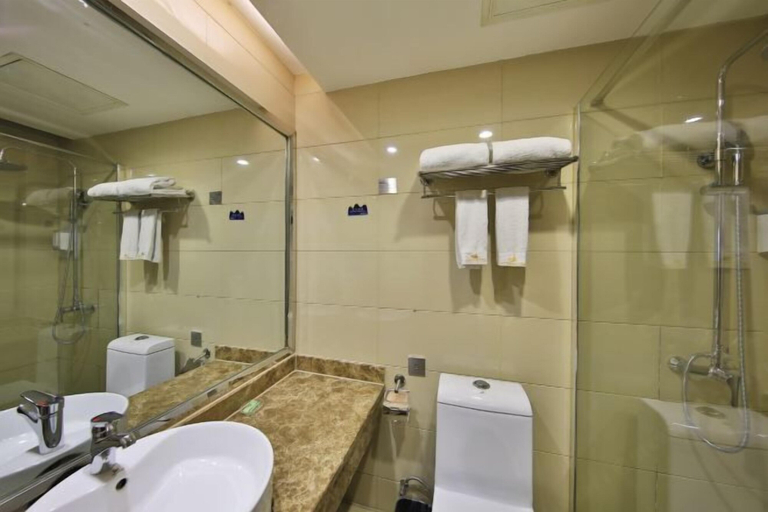 Bathroom 4, Four Points by Sheraton Zhangjiajie Tianmen Mountain, Zhangjiajie