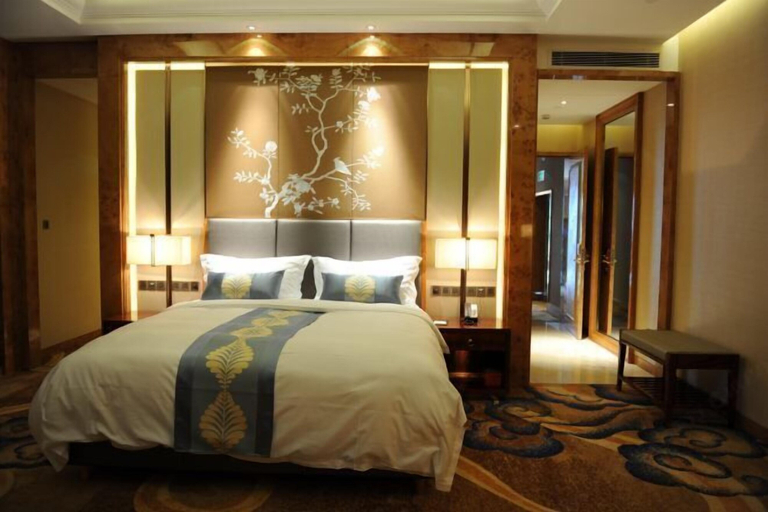 Bedroom 5, Anning Golden Age Hotel, Kunming