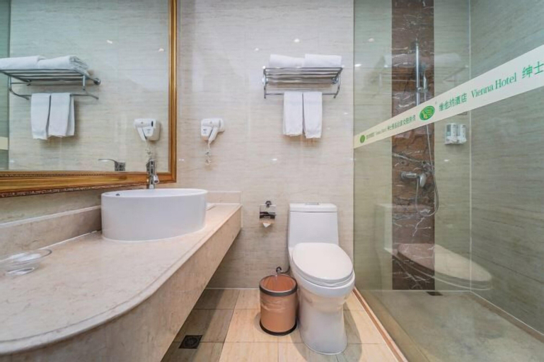 Bathroom 15