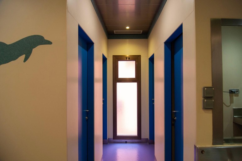 Bathroom 3, Kabul Party Hostel Barcelona, Barcelona