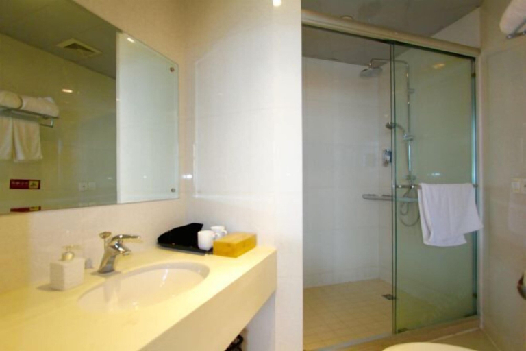 Bathroom 4, Starway Hotel (Pinghu Xintiandi), Jiaxing