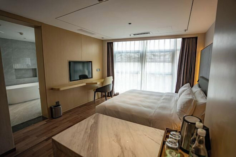 Bedroom 3, Yongxing Hotel, Chuxiong Yi