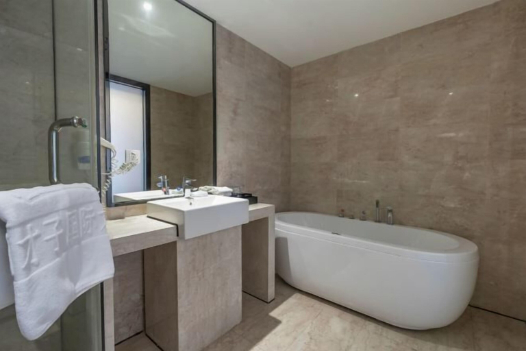 Bathroom 4, Fuzhou Linchuan Talent International Hotel, Fuzhou