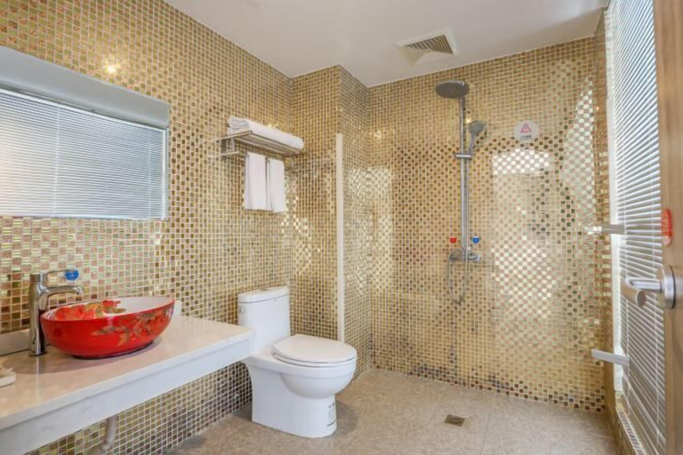 Bathroom 3, Sanmitian Business Hotel, Jiujiang