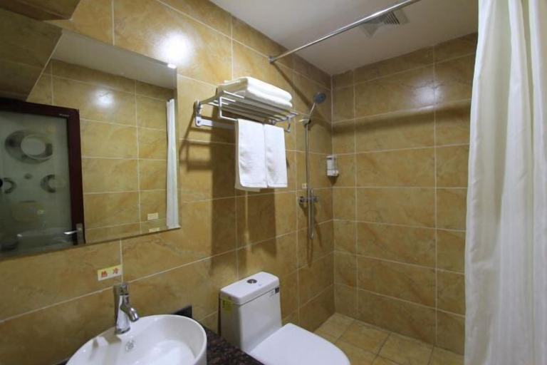Bathroom 4, Yi Xiu Hotel, Chongqing