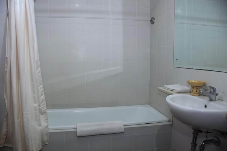 Bathroom 4