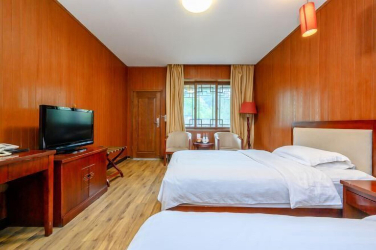 Bedroom 1, Fengxiangyuan Holiday Hotel, Chongqing