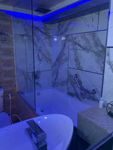 Bathroom 5, ClockWorkOrange Luxury Suites, Lapu-Lapu City