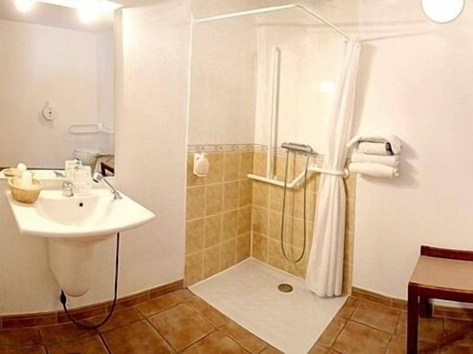 Bathroom 3, Auberge du Pastel, Haute-Garonne