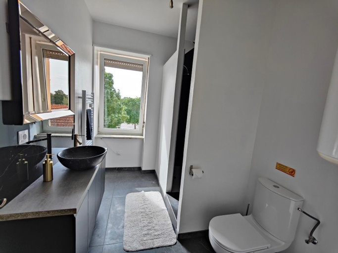 Bathroom 6
