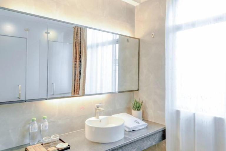 Bathroom 4, Xiaoshu Wushe Boutique Hostel, Haikou
