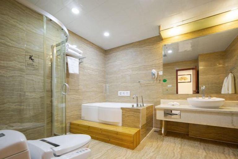 Bathroom 4, Xiang Wang Fu Hotel, Huaibei