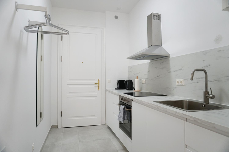 Others 4, Vibrant Design Apartments - Full Kitchen - Wi-Fi - 18 Mins to City Centre, Wien