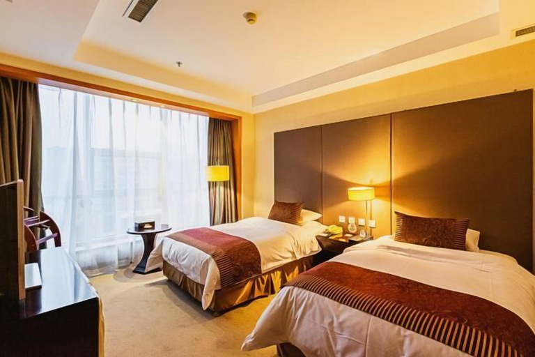Bedroom 3, Phoenix International Hotel, Jincheng