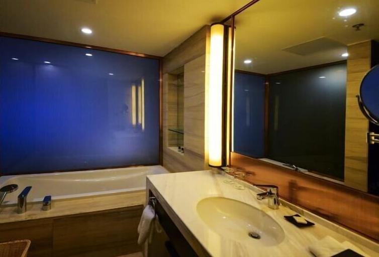 Bathroom 3, NATURAL TIANCHEN·LOTUS GRAND HOTEL, Nanchong