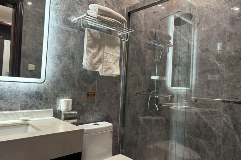 Bathroom 20