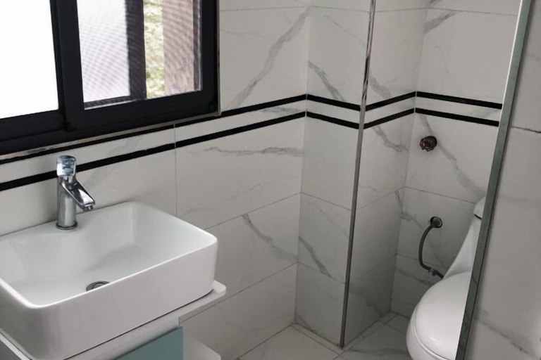 Bathroom 4, Wudang Hotel, Shiyan