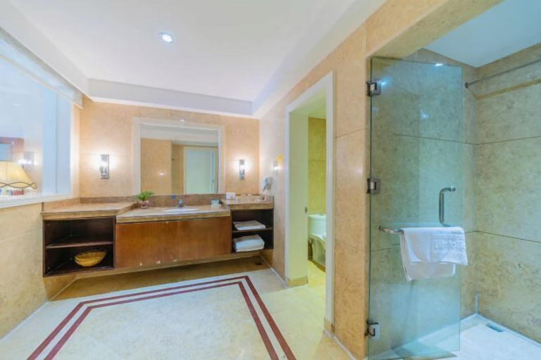 Bathroom 5, Lianjiang Libo Hotel, Zhanjiang