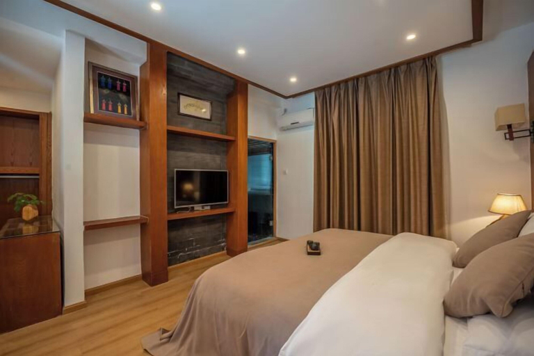 Bedroom 3, the Four Seasons the Inn, Lijiang