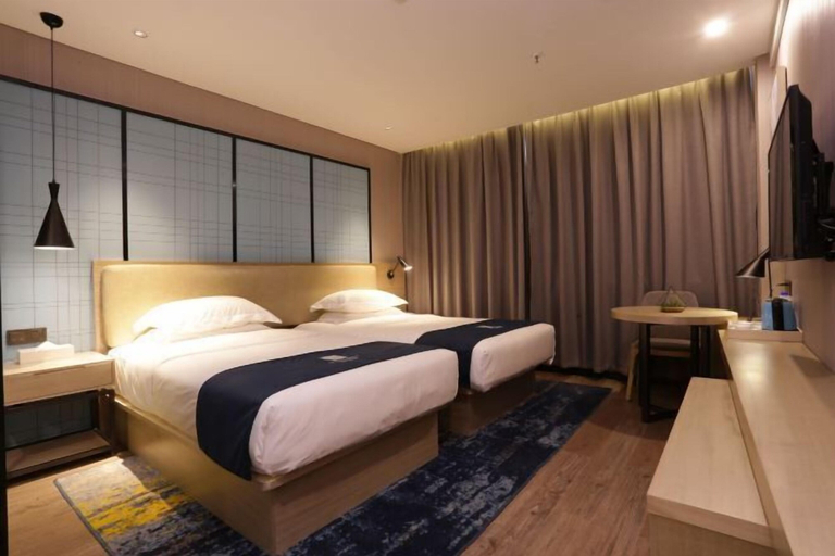 Bedroom 3, Jinhua Tian Hotel, Xiaogan