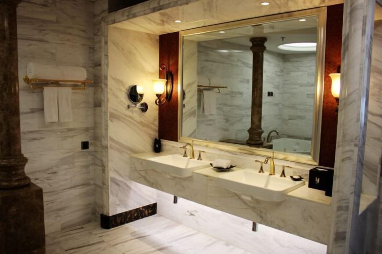 Bathroom 4, Haishanghai Hotel, Huludao