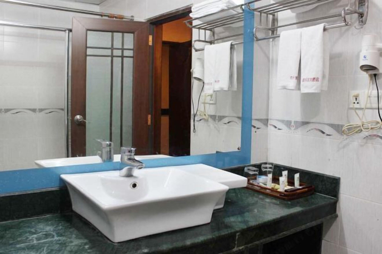 Bathroom 3, Bailegong Hotel Xinfeng, Shaoguan