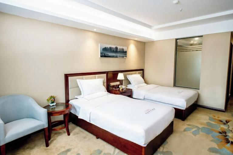 Bedroom 2, Tongxilai Hotel, Meishan