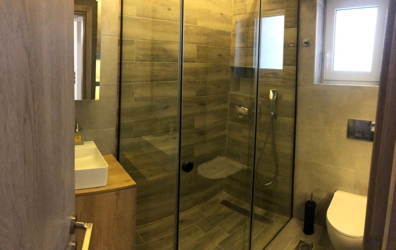 Bathroom 2, Fontana Leone, Crete