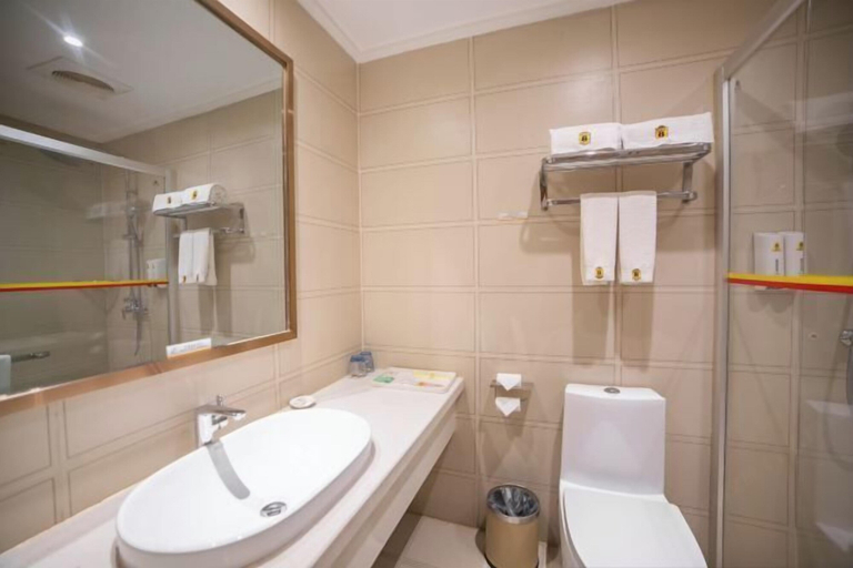 Bathroom 4, Super 8 Hotel Zepu Fatong Park, Kashgar