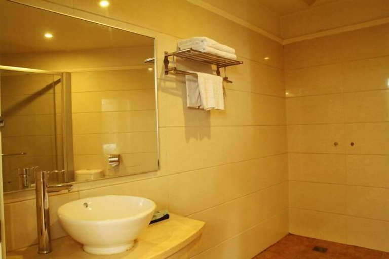 Bathroom 4, Xiaolan Yinhe Business Hotel, Zhongshan
