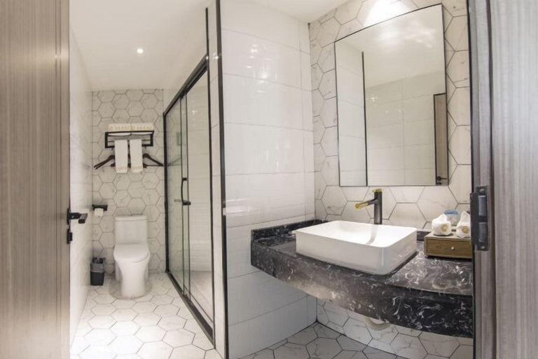 Bathroom 4, Nangulee Hotel, Beihai