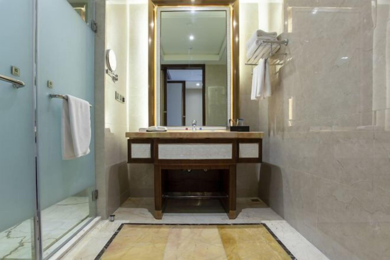 Bathroom 4, Tianyuan International Hotel, Aksu