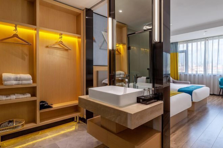 Bathroom 3, prosperous horse hotel, Kunming