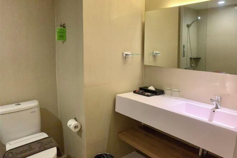 Bathroom 11