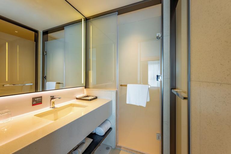 Bathroom 5, EVEN Hotel Qingdao Laoshan by IHG, Qingdao