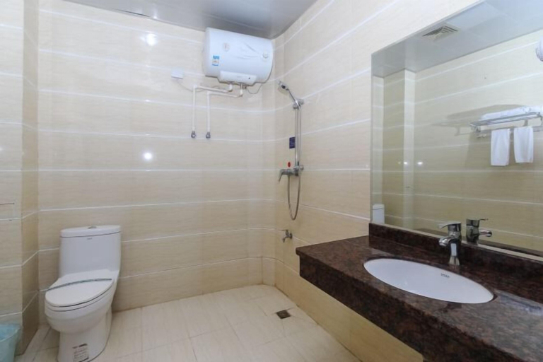 Bathroom 4, Hepu Dongyuan Hotel, Beihai